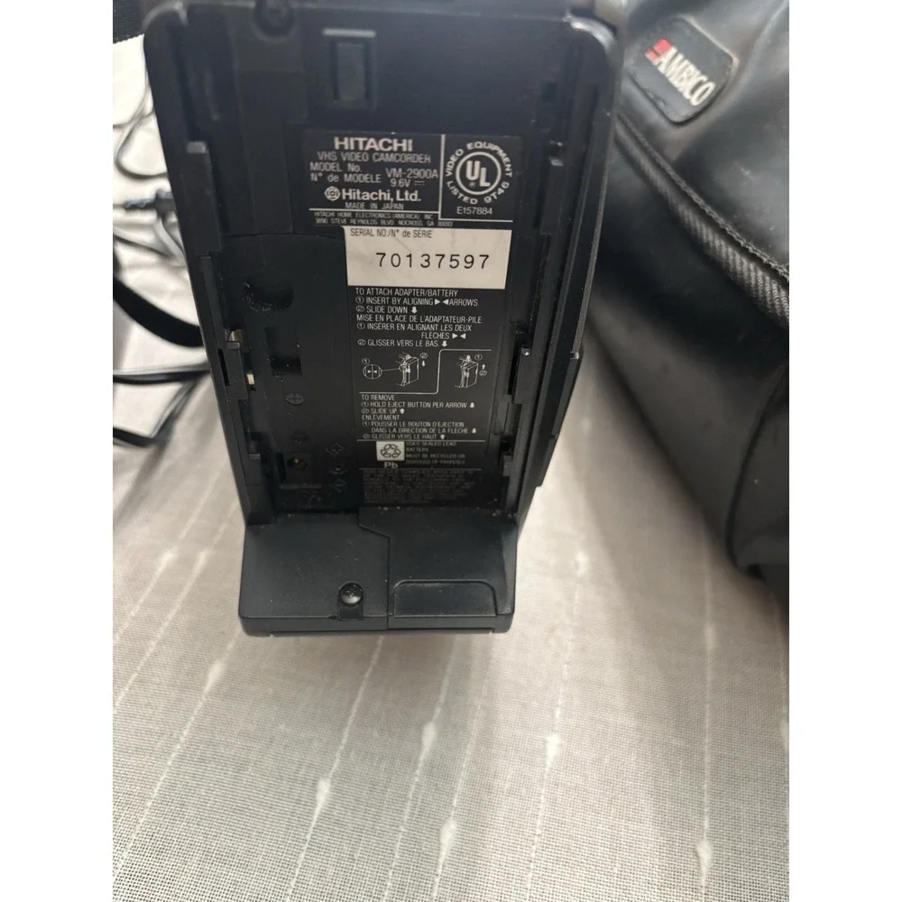 Hitachi 2900A Camcorder With Bag, Battery Charger And Battery- Parts Only!!!